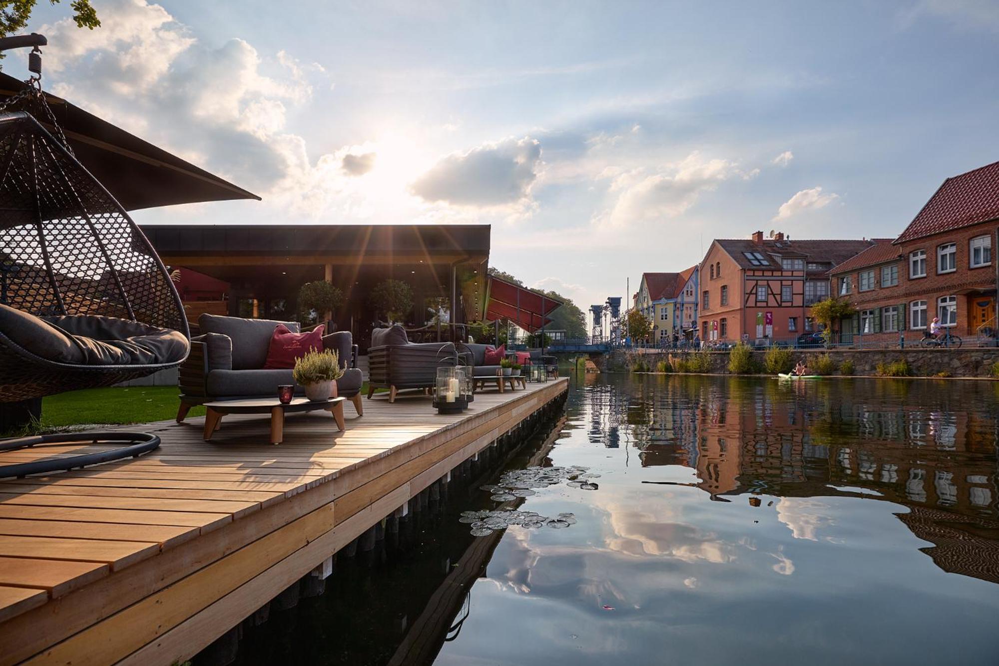 Hotel&restaurant Fackelgarten Plau Am Hotel