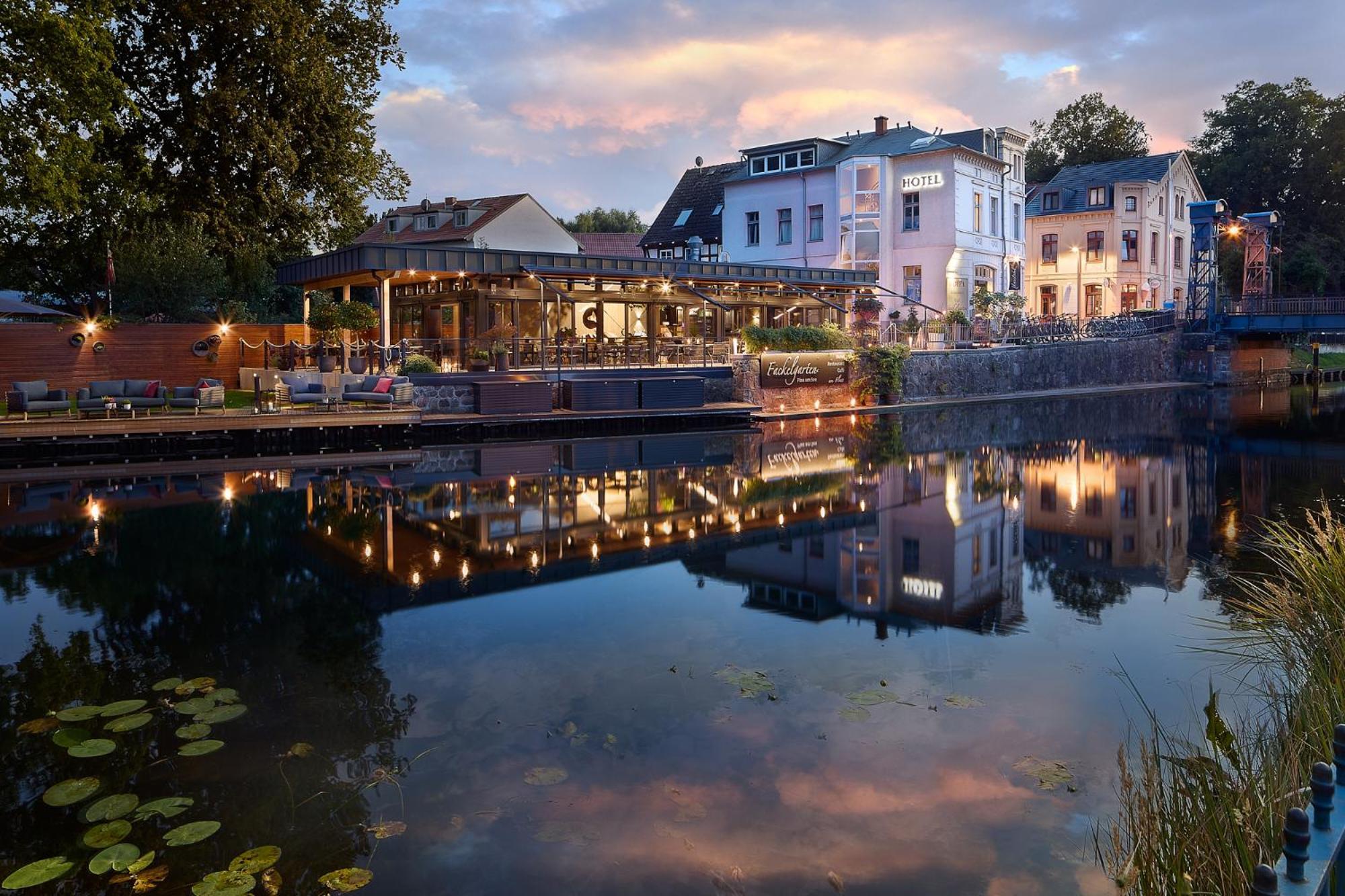 Hotel Hotel&restaurant Fackelgarten Plau Am 3*